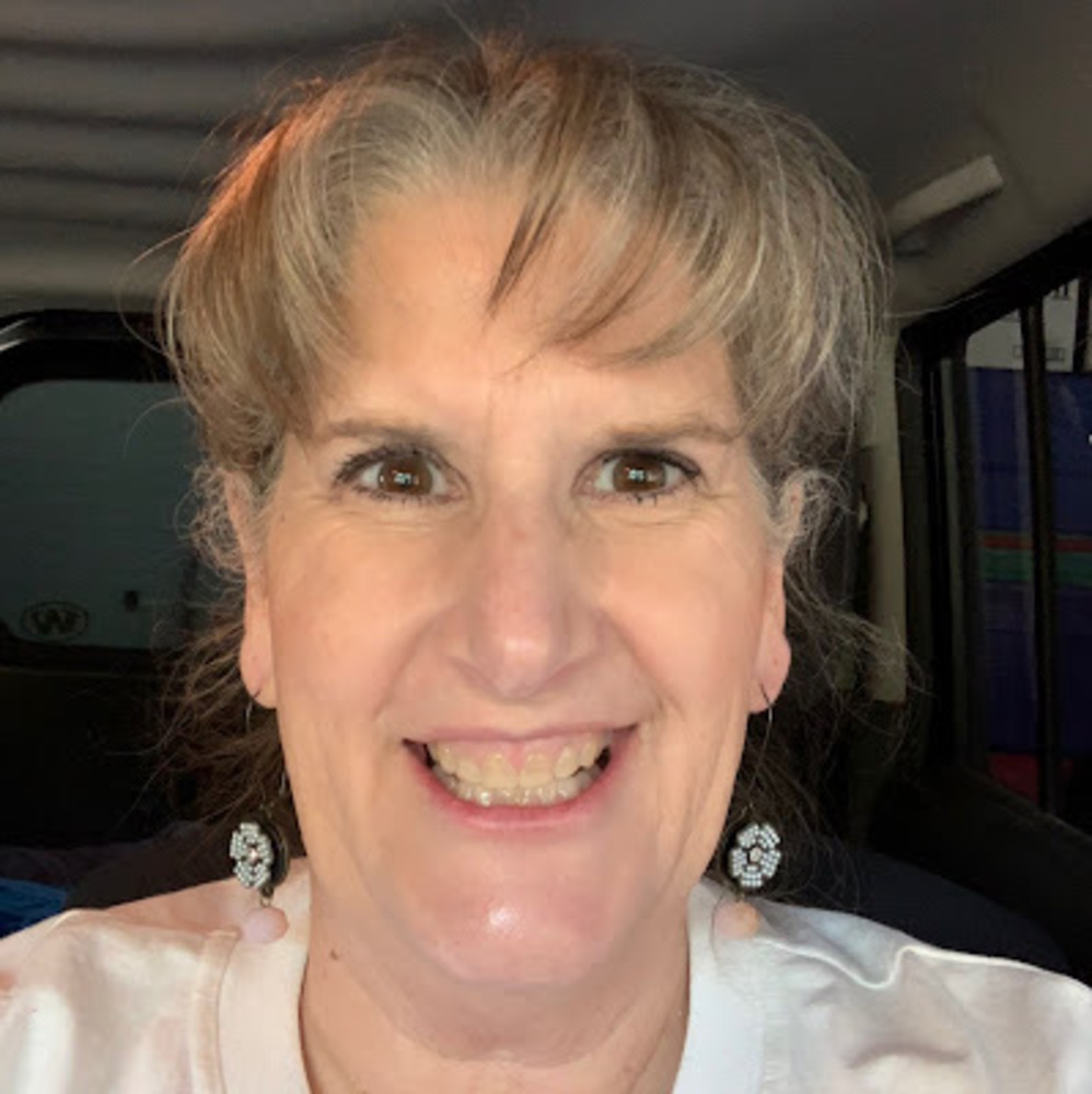 Meet your Posher, Dewilda